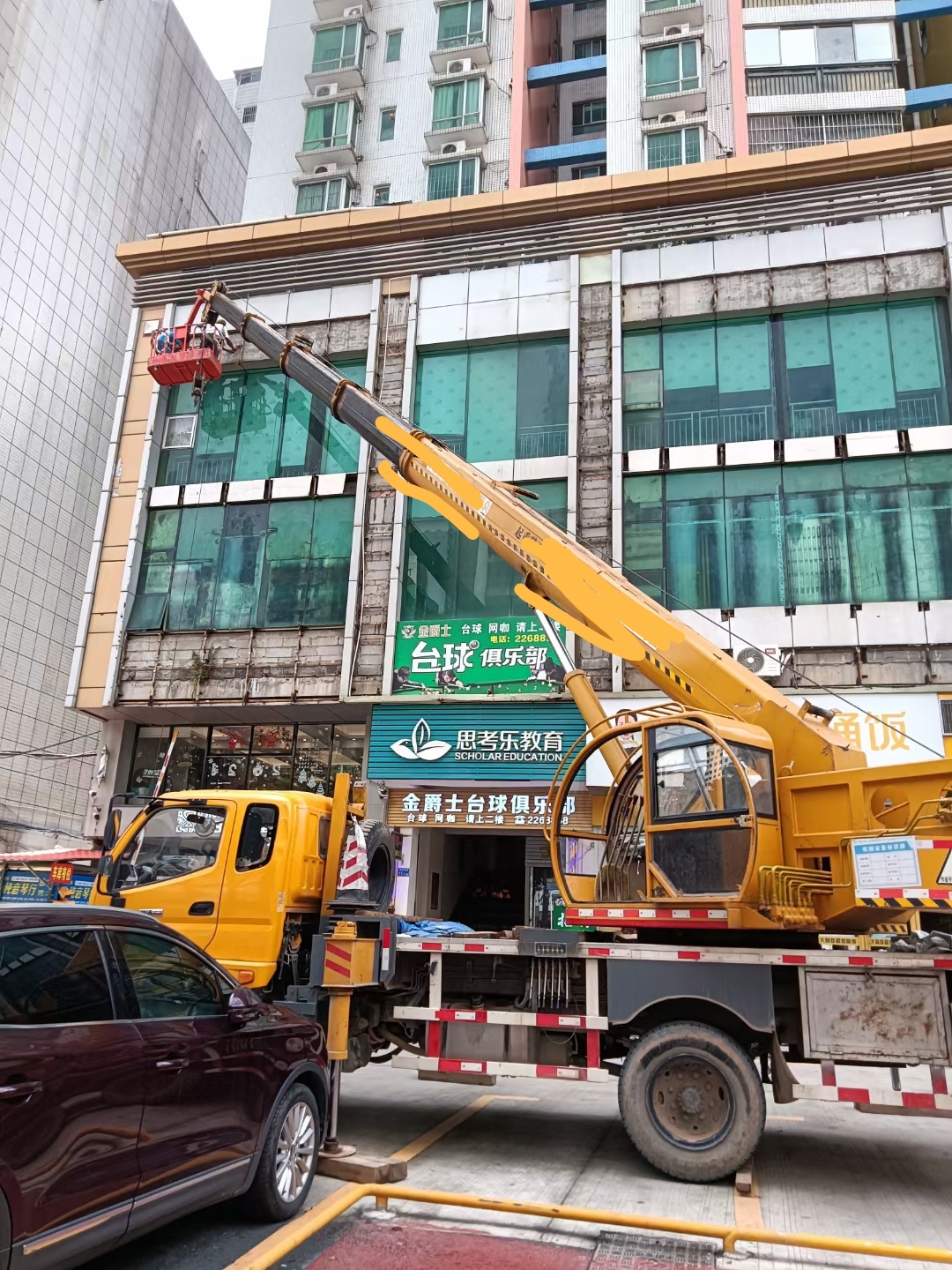 抚顺市8-130吨吊车出租价格 桥梁吊装电话 半个台班费咨询