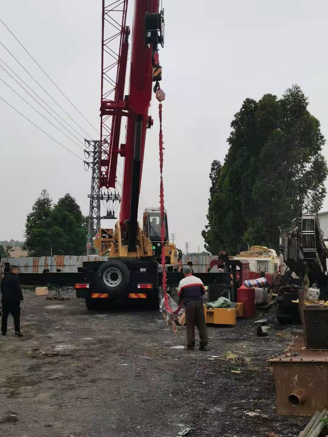 大丰市8-200吨吊车出租价格 道路救援电话 半个台班费咨询