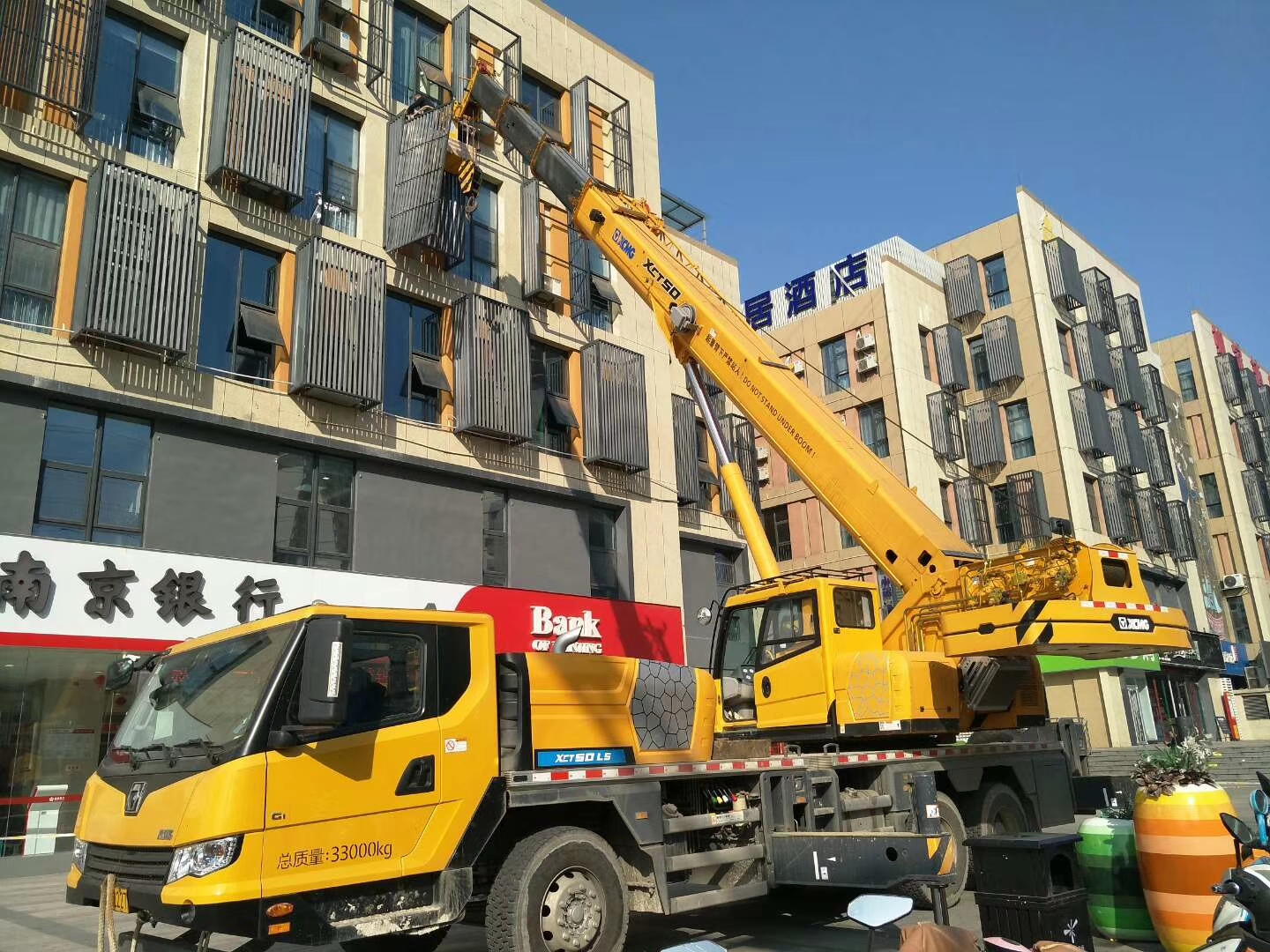 高邮市8-100吨吊车租赁 集装箱吊装服务 日租价格实惠