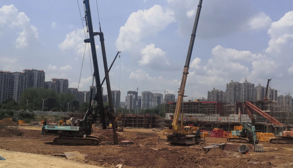东海县随车吊租赁报价 8-160吨吊车租赁电话 收费标准咨询