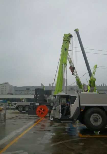 盐城市8-200吨吊车租赁电话 大型树木吊装 日租月租价格