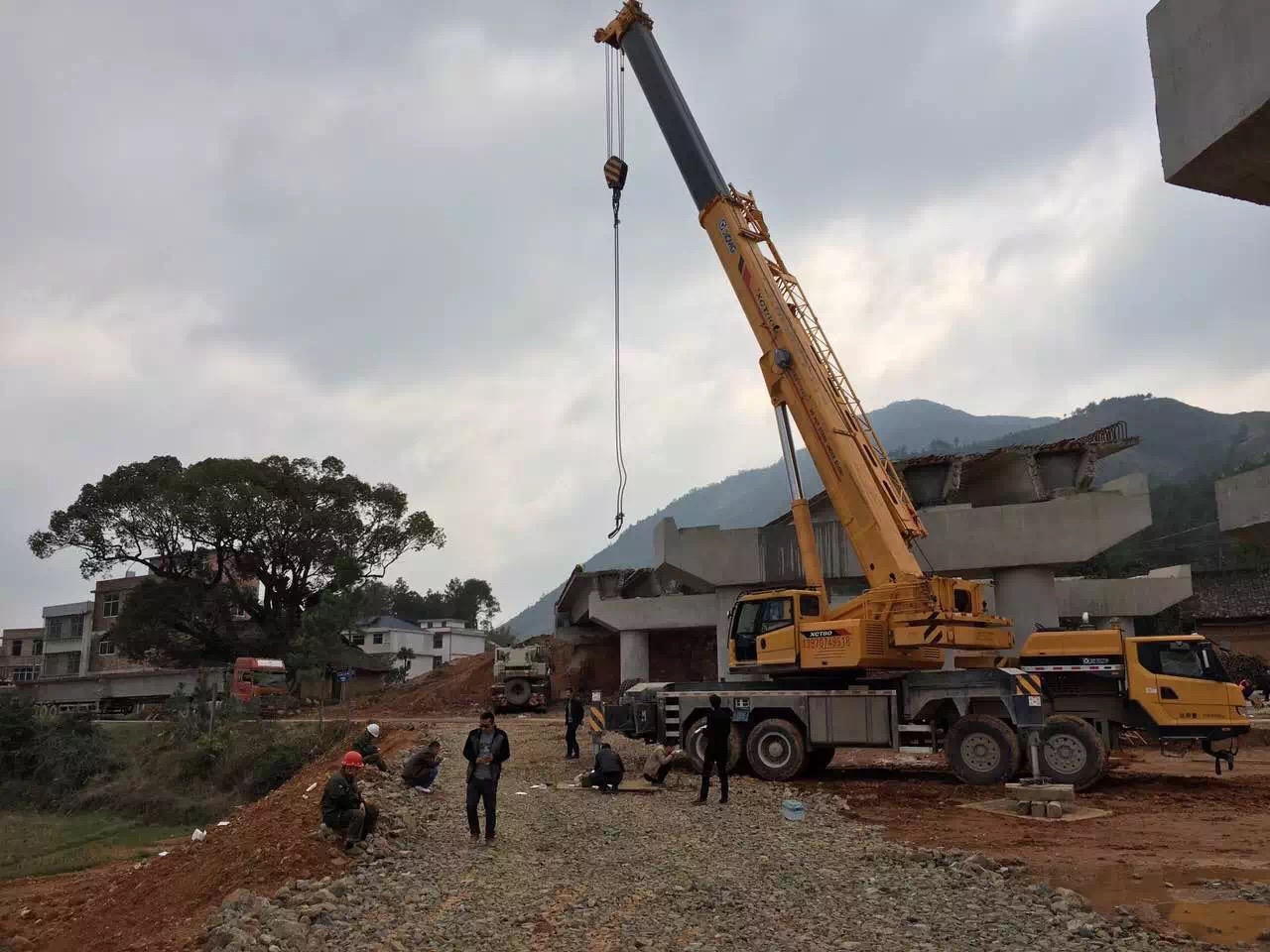 西市区8-200吨吊车出租价格 工地设备吊装安装 来电咨询报价
