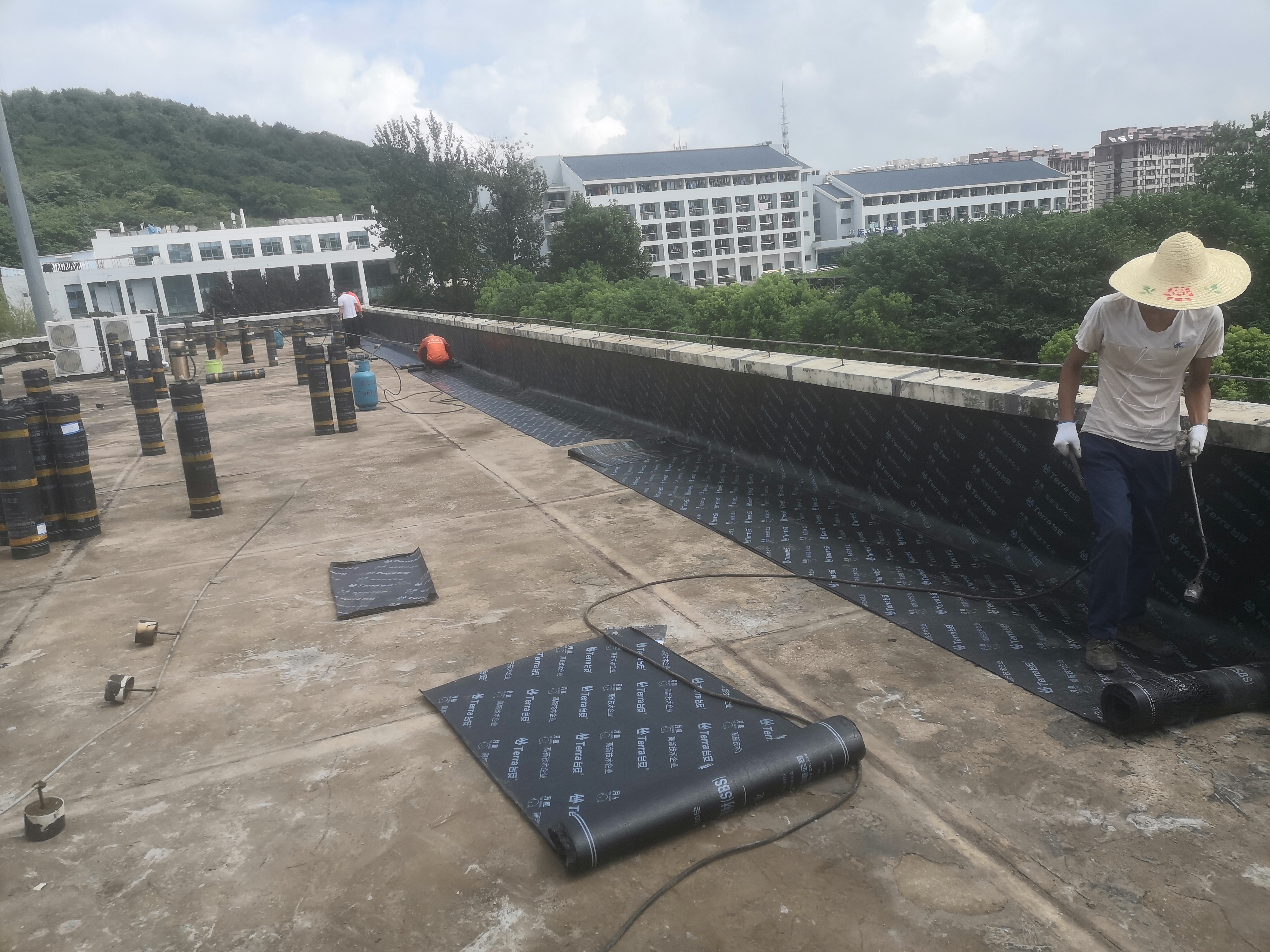 南京承接防水堵漏工程，经验丰富，施工能力强