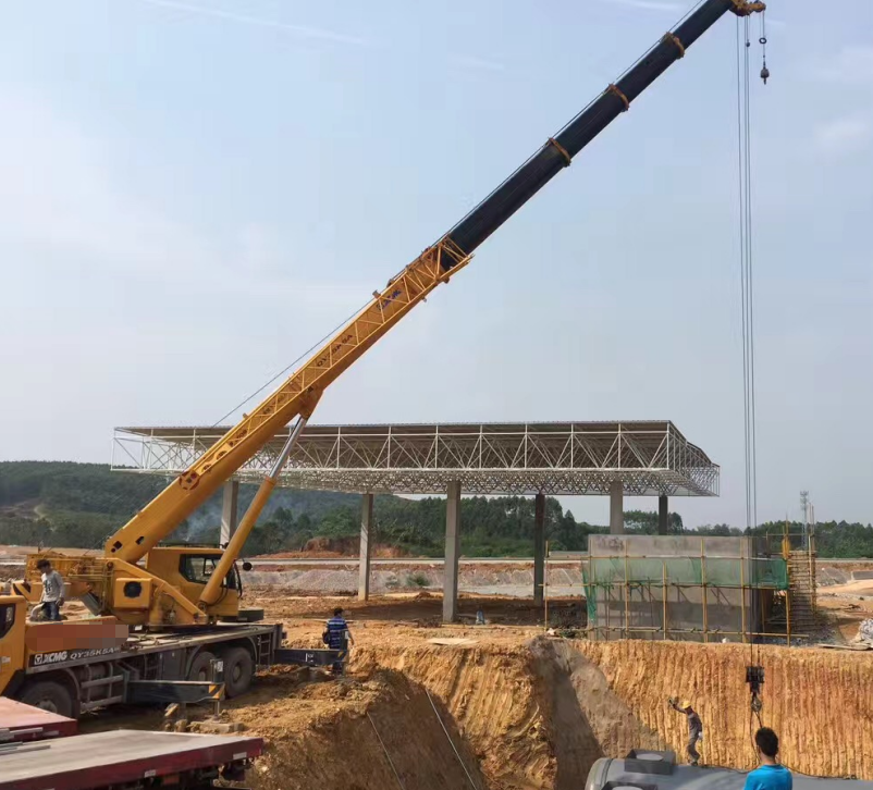 海陵区12-200吨吊车出租 装车卸货服务 长租短租报价