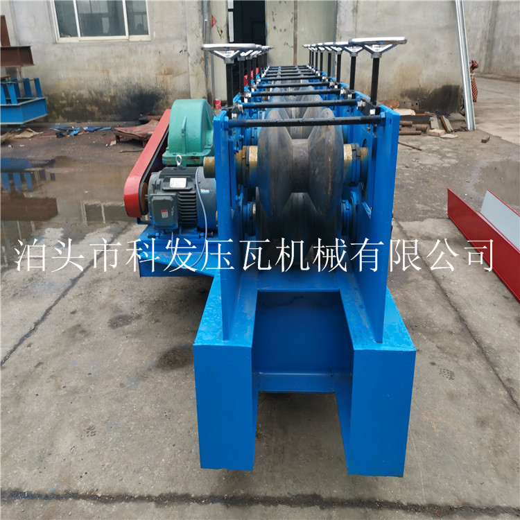 废旧护栏板矫正设备 护栏板调直机 护栏成型机