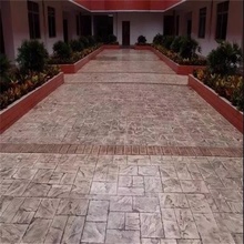 彩色混凝土压花路面 压模工艺地坪 彩色艺术地坪 彩色压模混凝土厂家 四川日晨