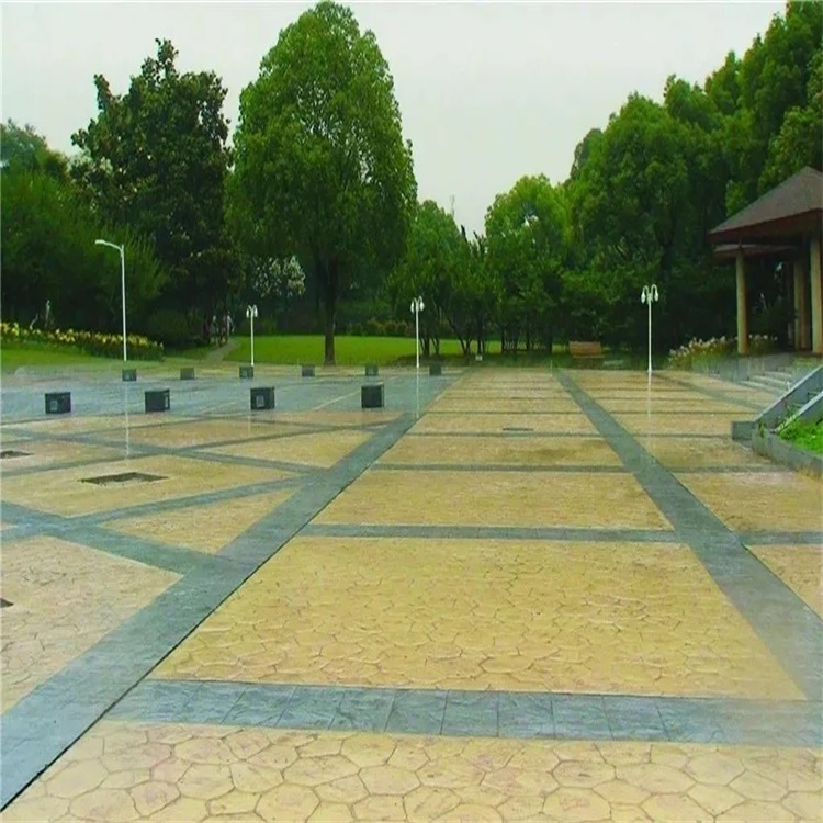 安徽彩色透水地坪价格 安徽广场透水地坪 安徽艺术透水地坪增强剂 混凝土压印地坪 日晨
