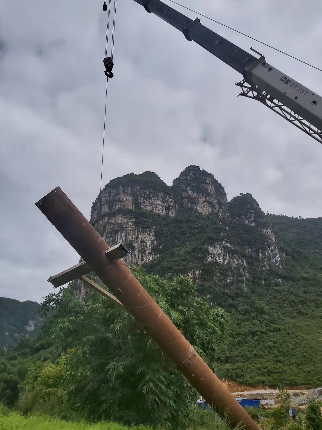 瑞昌市8-80吨吊车租赁电话 吊树栽树吊装服务公司 吨位多出车快