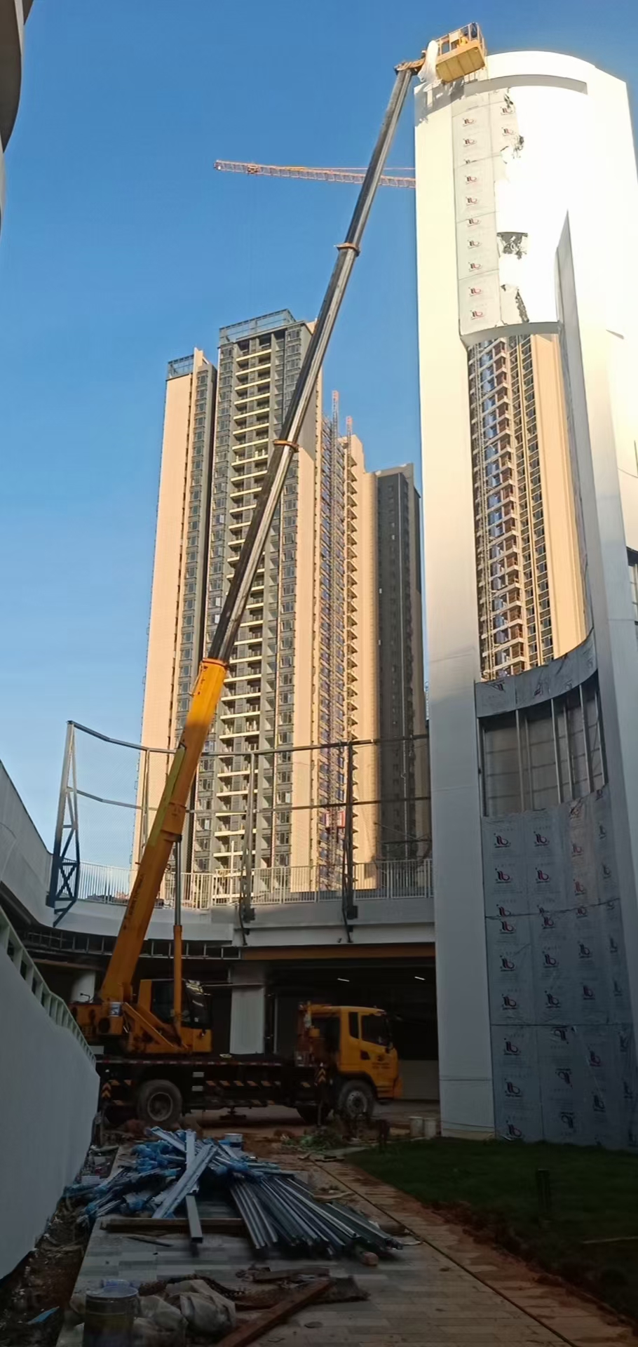 开原吊车出租_提供8-100T开原吊车租赁费用 日租来电咨询