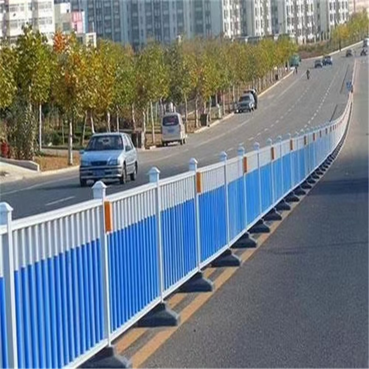厂家定制城市隔离栏  久皓  交通道路隔离栏安装费用