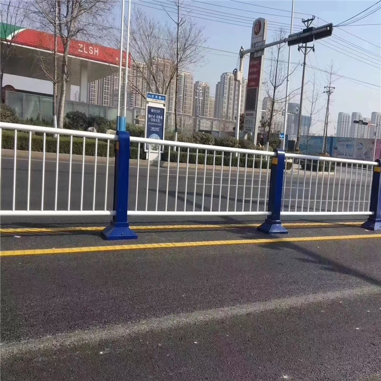 久皓 定做双横梁围墙栏杆 安装厂家交通道路隔离栏