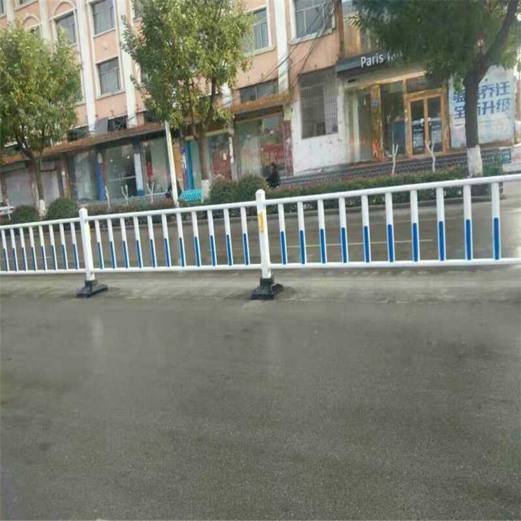 定做锌钢道路护栏  久皓  围墙护栏专业生产