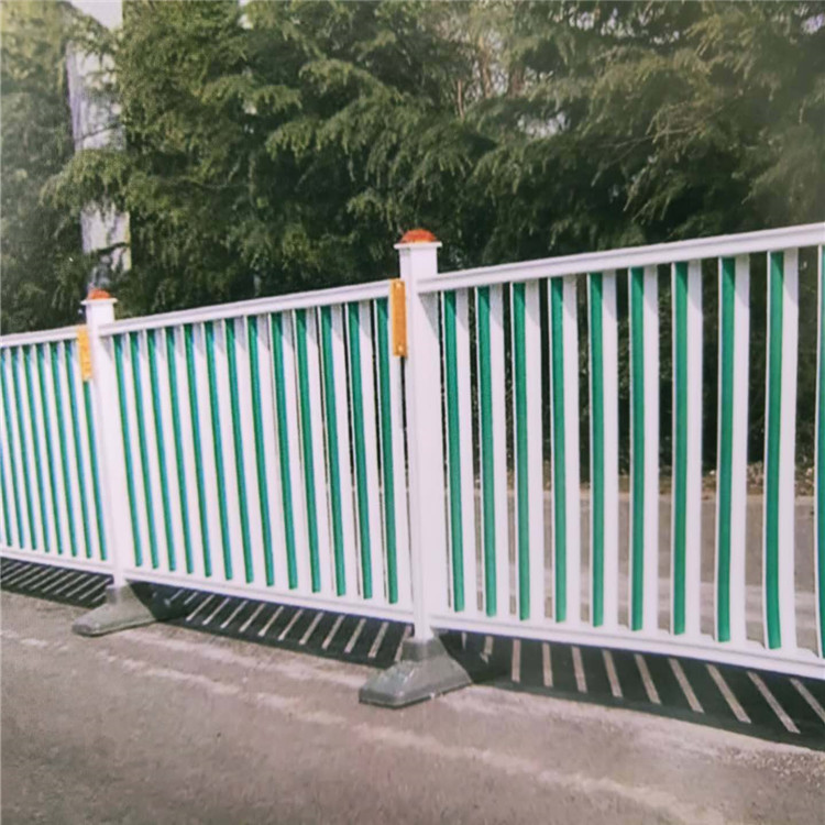 久皓 供应双横梁围墙栏杆 款式多样市政道路护栏