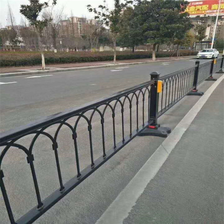 久皓 厂家定做道路护栏 安装厂家交通道路隔离栏