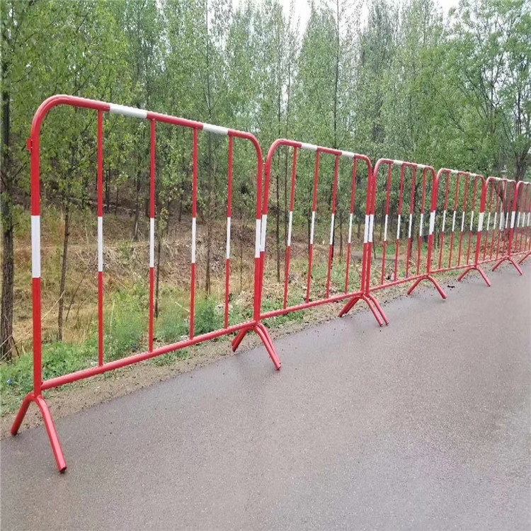 久皓  供应建筑工地防护栏费用工地铁皮围栏