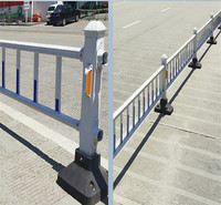 久皓 定做商场用道路护栏 安装费用交通防撞栅栏