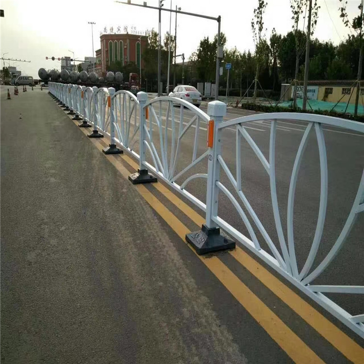 久皓 定制道路护栏 款式多样市政道路护栏