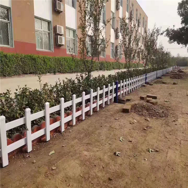 库存草坪绿化锌钢护栏质美价廉  久皓庭院草坪护栏