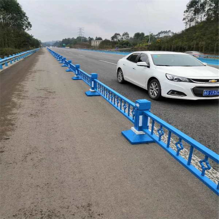 久皓 定做锌钢道路护栏 价格铁艺护栏