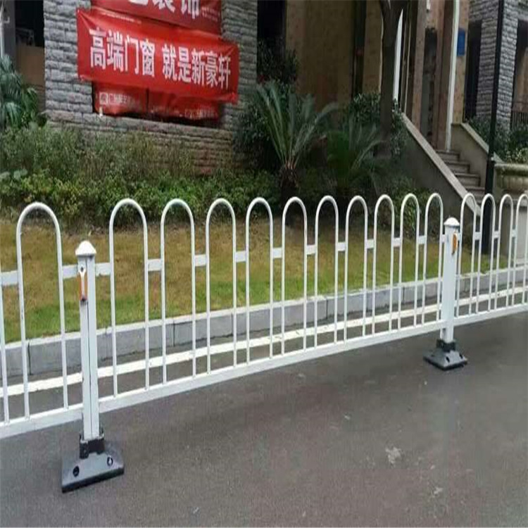 久皓 厂家定做车辆隔离栏杆 安装厂家交通道路隔离栏