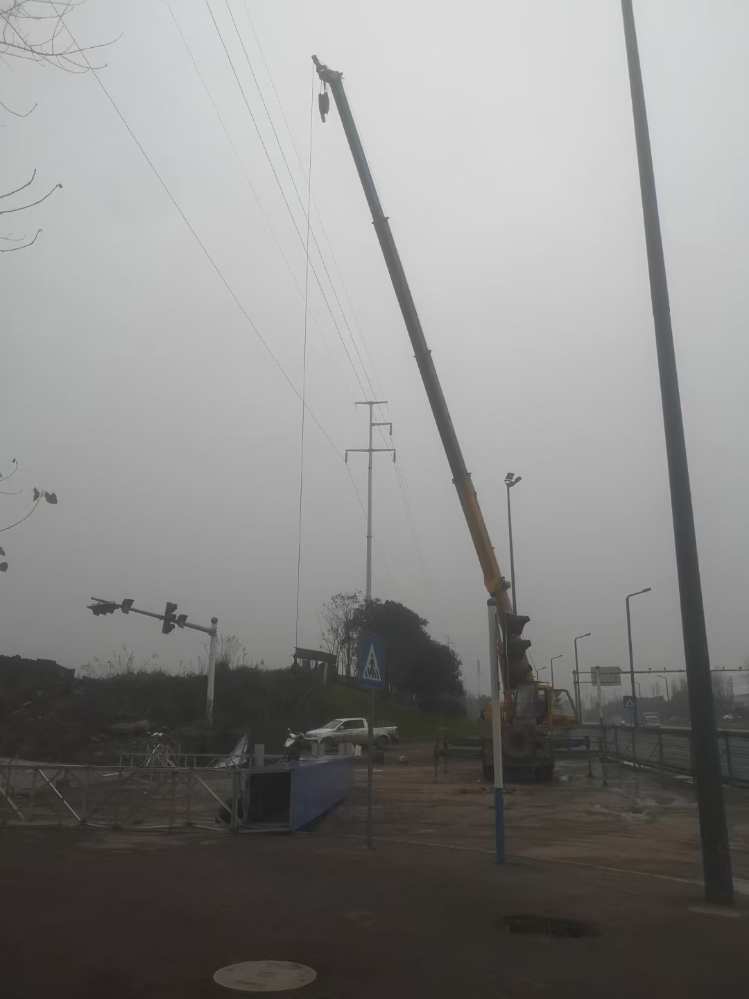 康平县8-130吨吊车租赁公司 搬运安装设备电话 日租月租费用
