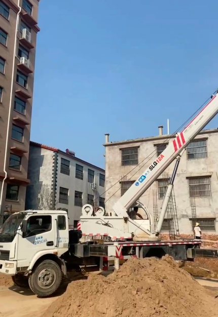 勐海县8-260吨吊车出租公司 随车吊出租电话 出车速度快