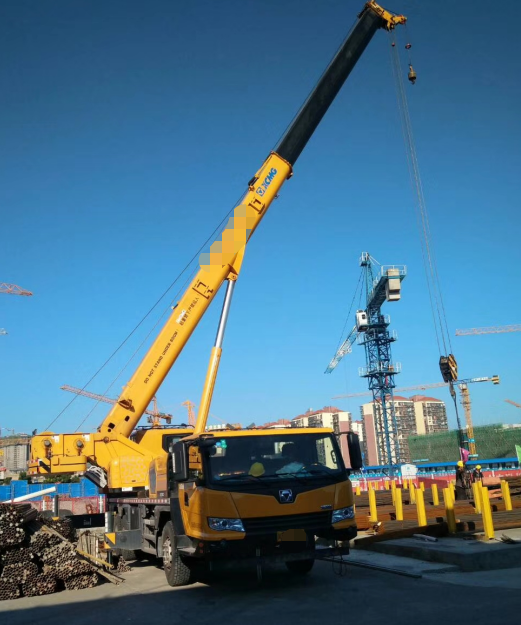 大理州8-160吨吊车出租公司 道路救援电话 日租月租均可