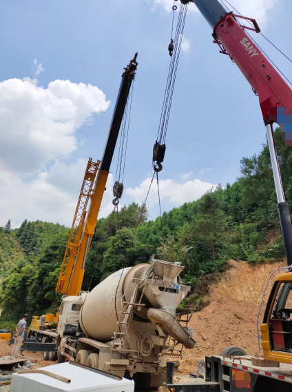 穆棱市16-500吨吊车出租价格优惠  穆棱市工厂搬迁高空吊装电话
