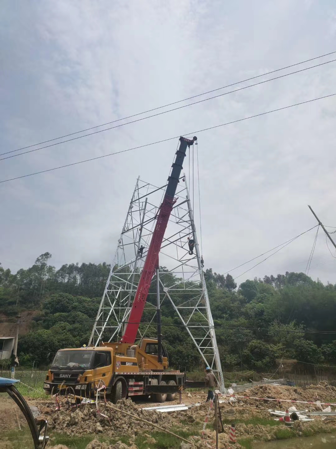 弓长岭区8-350吨吊车出租电话 设备上下楼服务电话 就近安排车