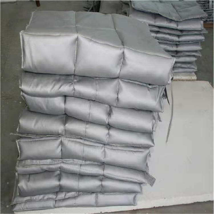  公路农用工业养护黑心棉被三防布保温棉被玻璃棉保温棉被蔬菜养殖暖室大棚被