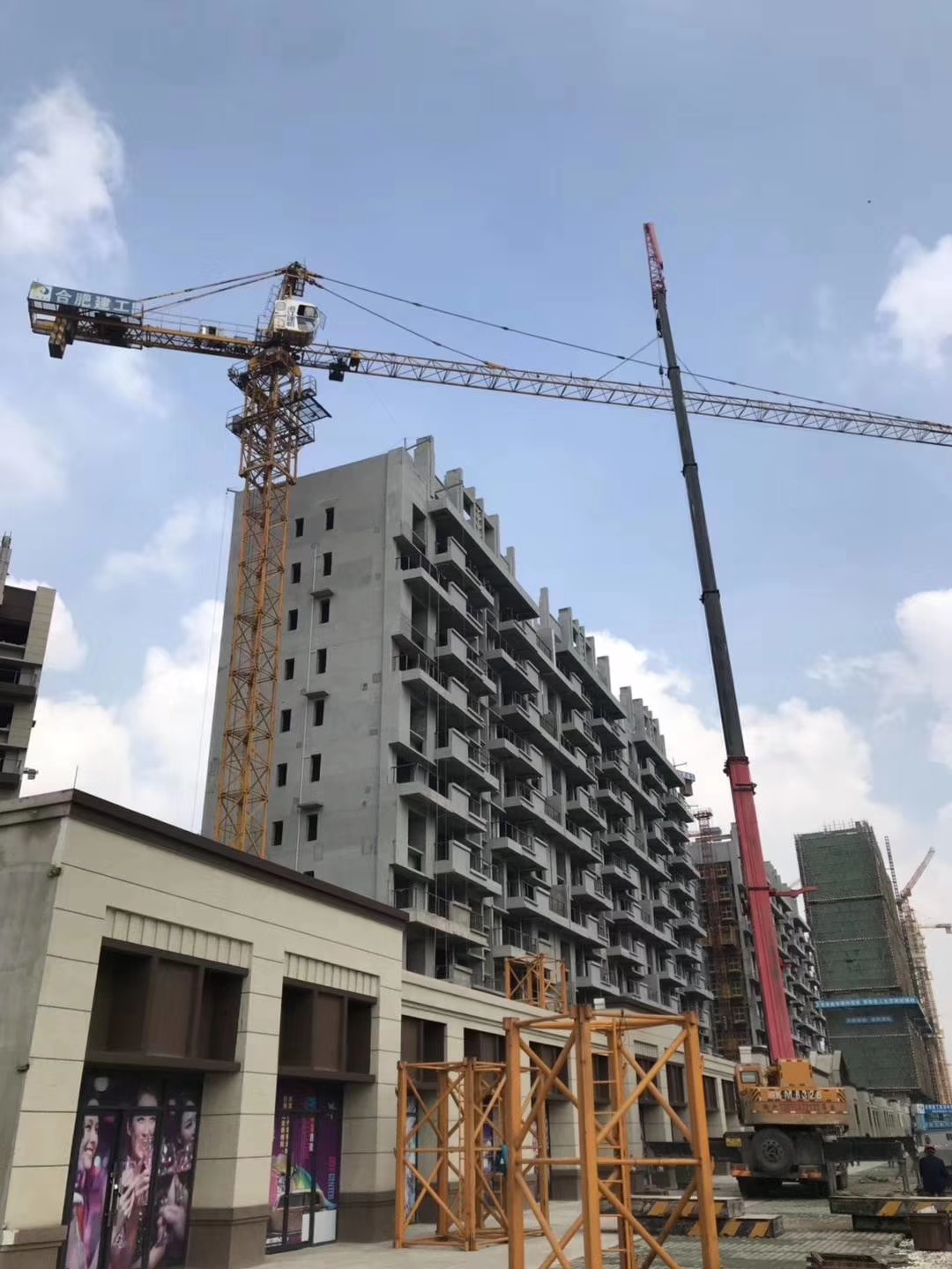 崇州市8-200吨吊车出租公司 地磅吊装安装公司 日租月租报价