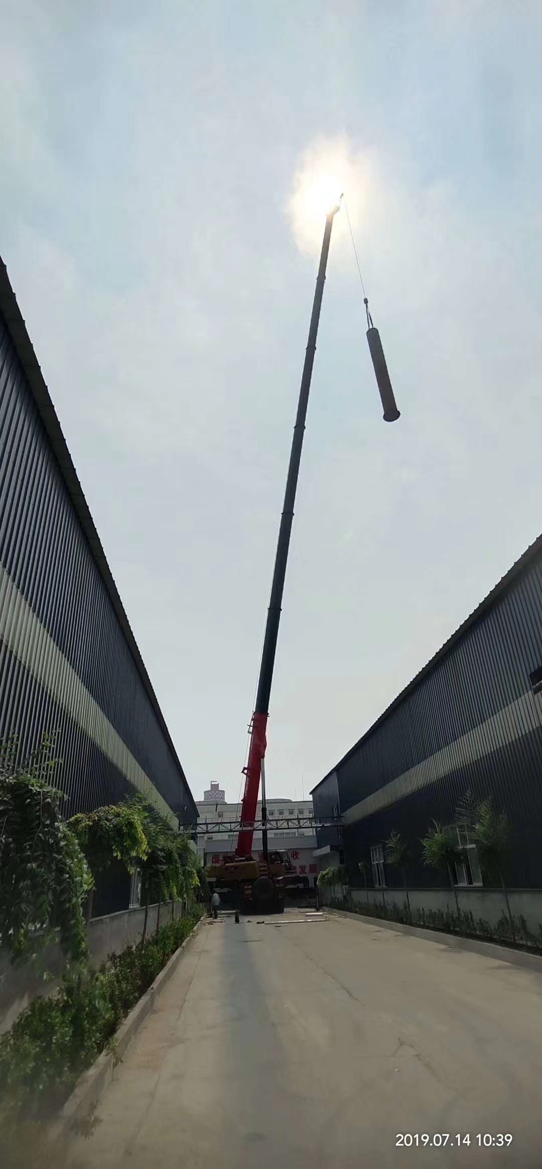 都江堰市8-350吨吊车出租公司 货物装卸吊装运输电话 长租短租报价