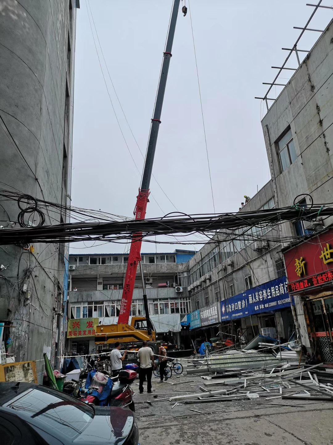 荣县12-260吨汽车吊租赁 桥梁吊装价格 全天候服务