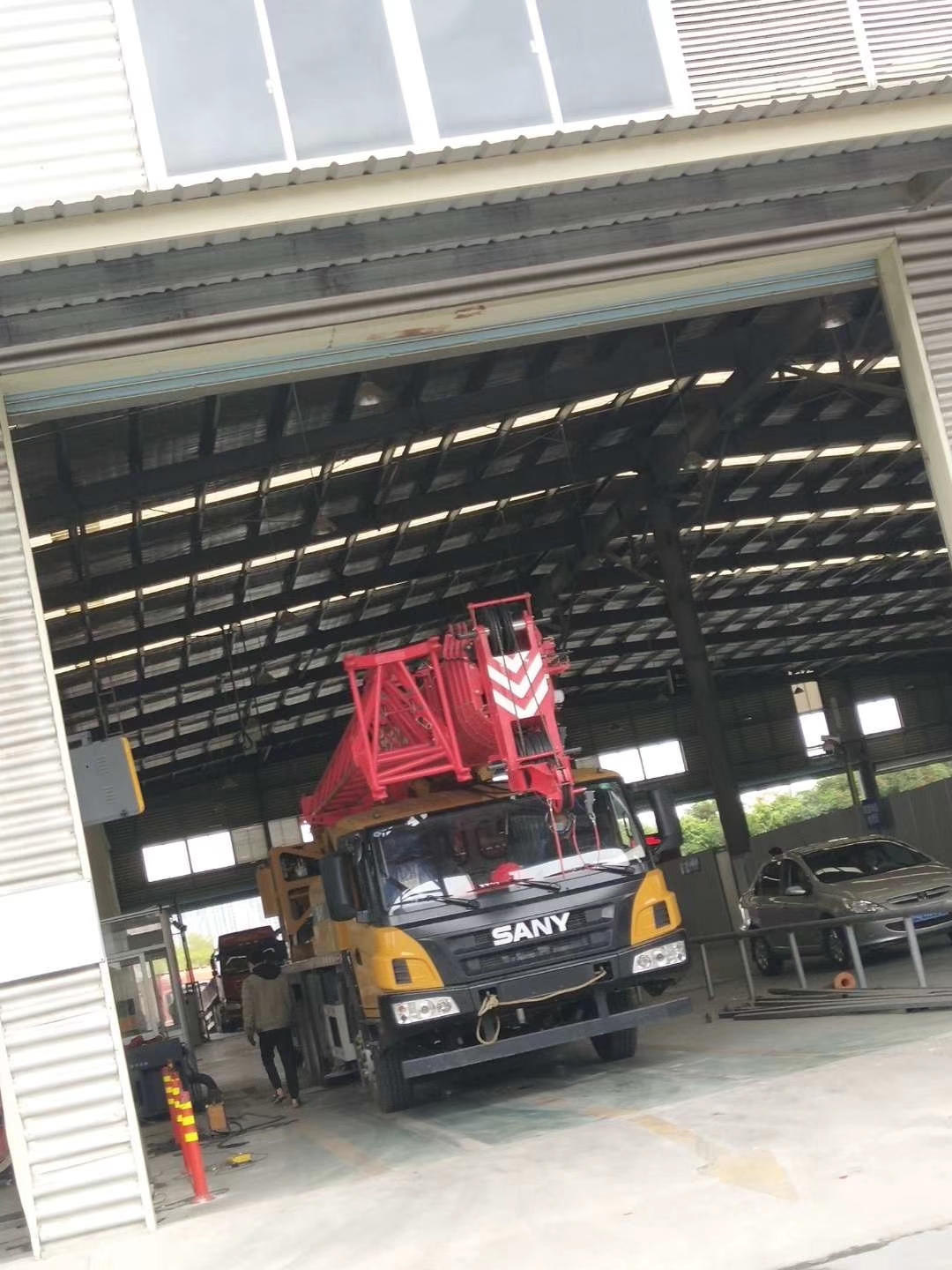 建平县8-200吨吊车租赁价格 货物装卸吊装运输报价 日租月租费用