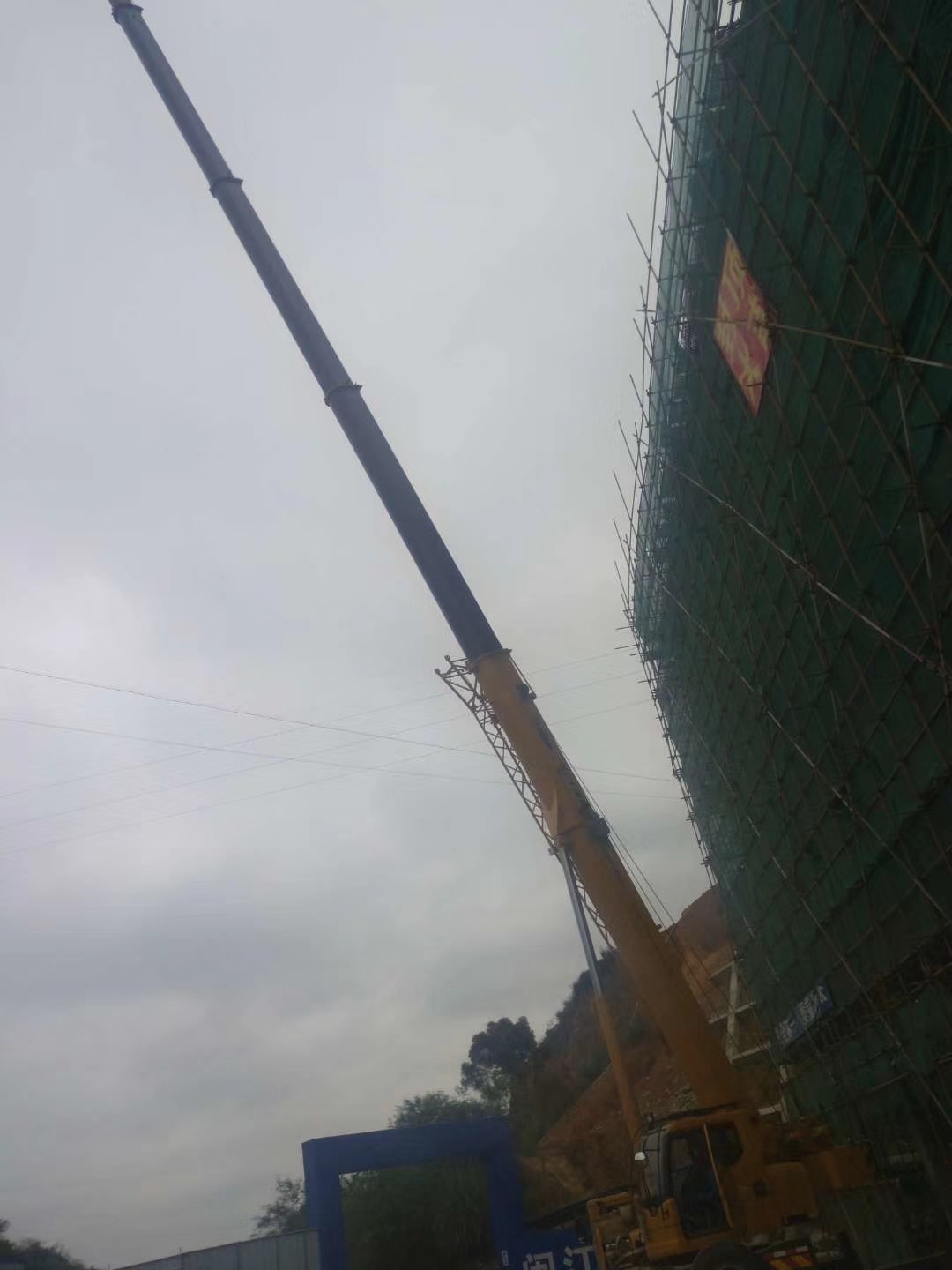 回民区8吨16吨25吨吊车出租 树木吊装服务公司 设备多出车快