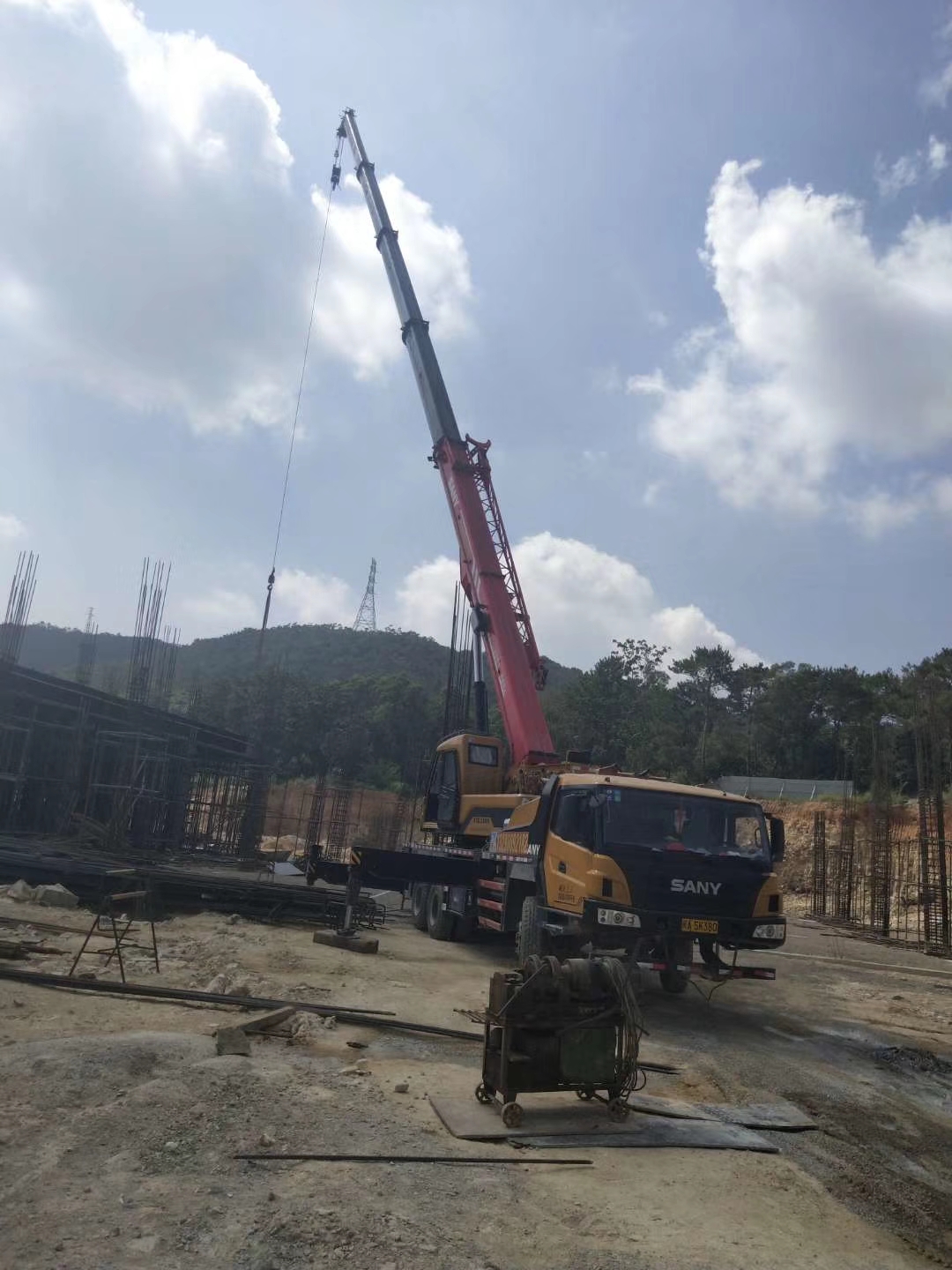 昭化区16-300吨汽车吊租赁 机器设备吊装电话 来电咨询报价