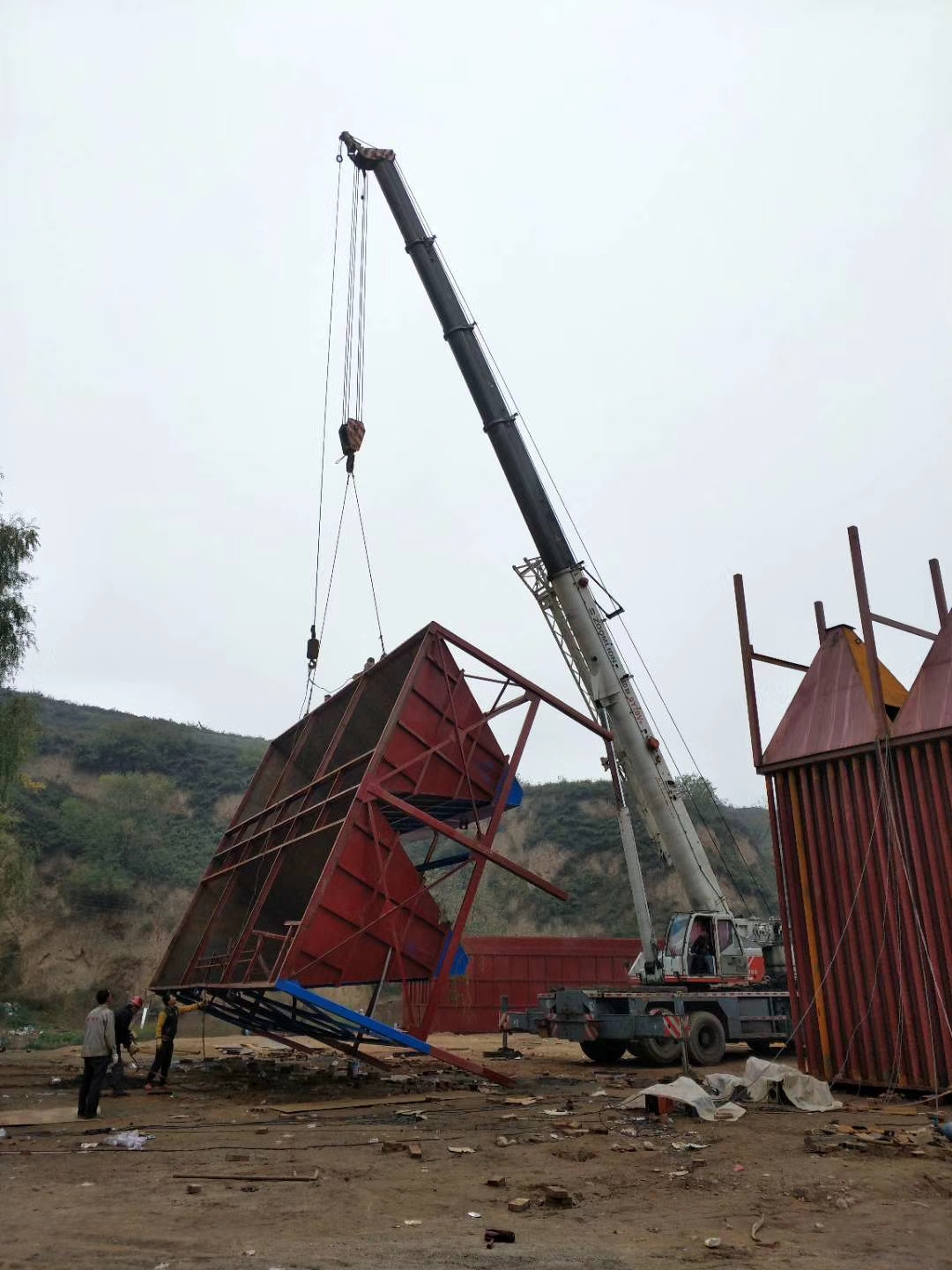 大英县8-130吨吊车出租价格 重型机械吊装电话 长租短租报价