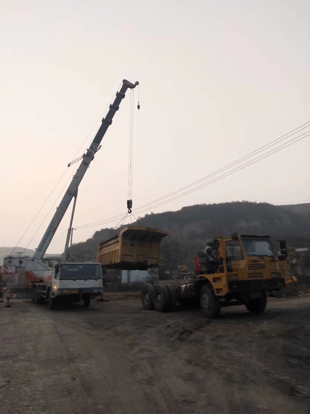 旺苍县8-200吨吊车出租公司 货物装卸吊装运输电话 提供各吨位型号