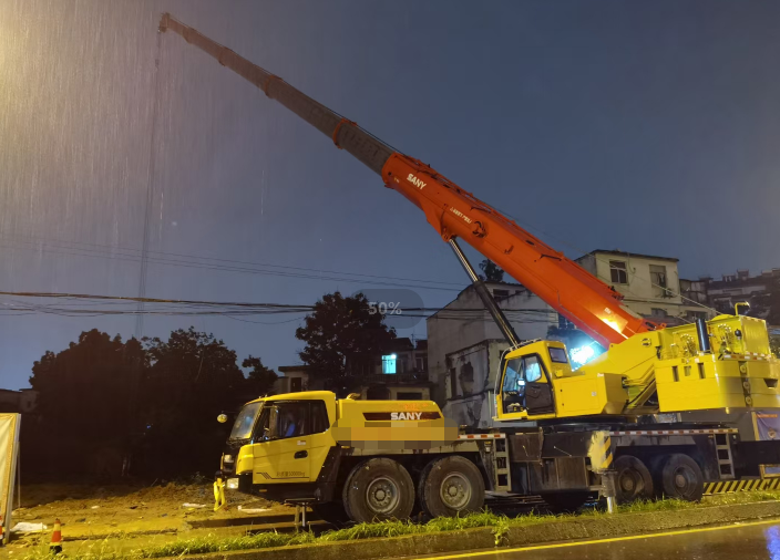 牙克石市8吨16吨25吨吊车出租 厂房设备吊装报价 随叫随到