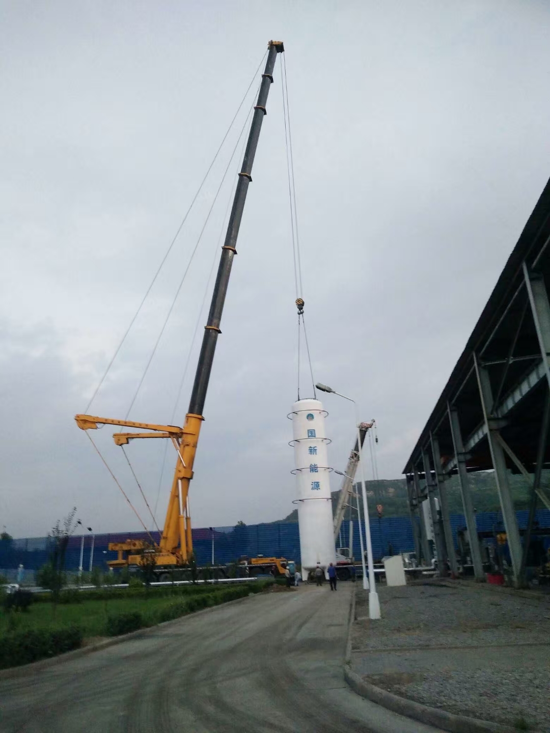 突泉县8-350吨吊车出租报价 货物装卸吊装运输报价 诚信服务