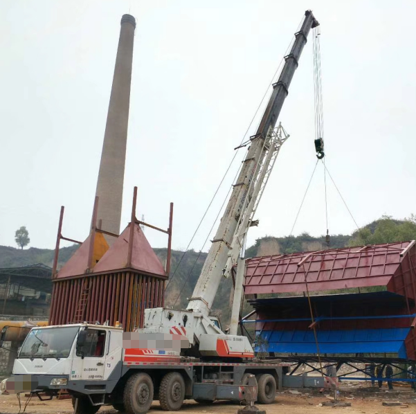 高坪区8-160吨吊车租赁价格 设备吊装搬迁公司 施工经验多