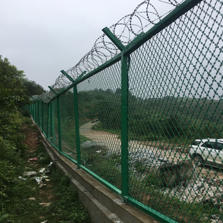 广西边境护栏网厂 南宁防攀爬隔离网厂 机场护栏网厂家 恒烨筛网定制