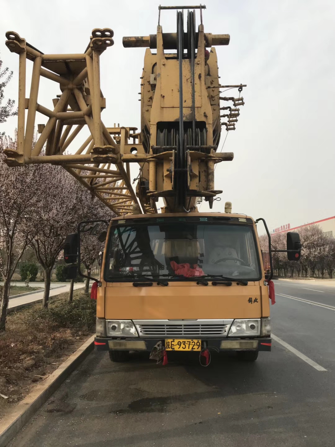 开江县8-200吨吊车租赁价格 大件吊装运输价格 租一小时报价