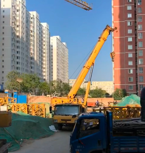 邻水县8-130吨吊车出租 钢结构吊装安装公司 提供各吨位型号