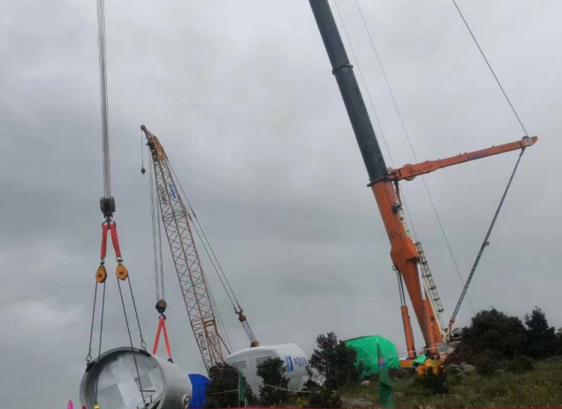 巴塘县20-220吨吊车出租 重型设备移位价格 吨位多出车快