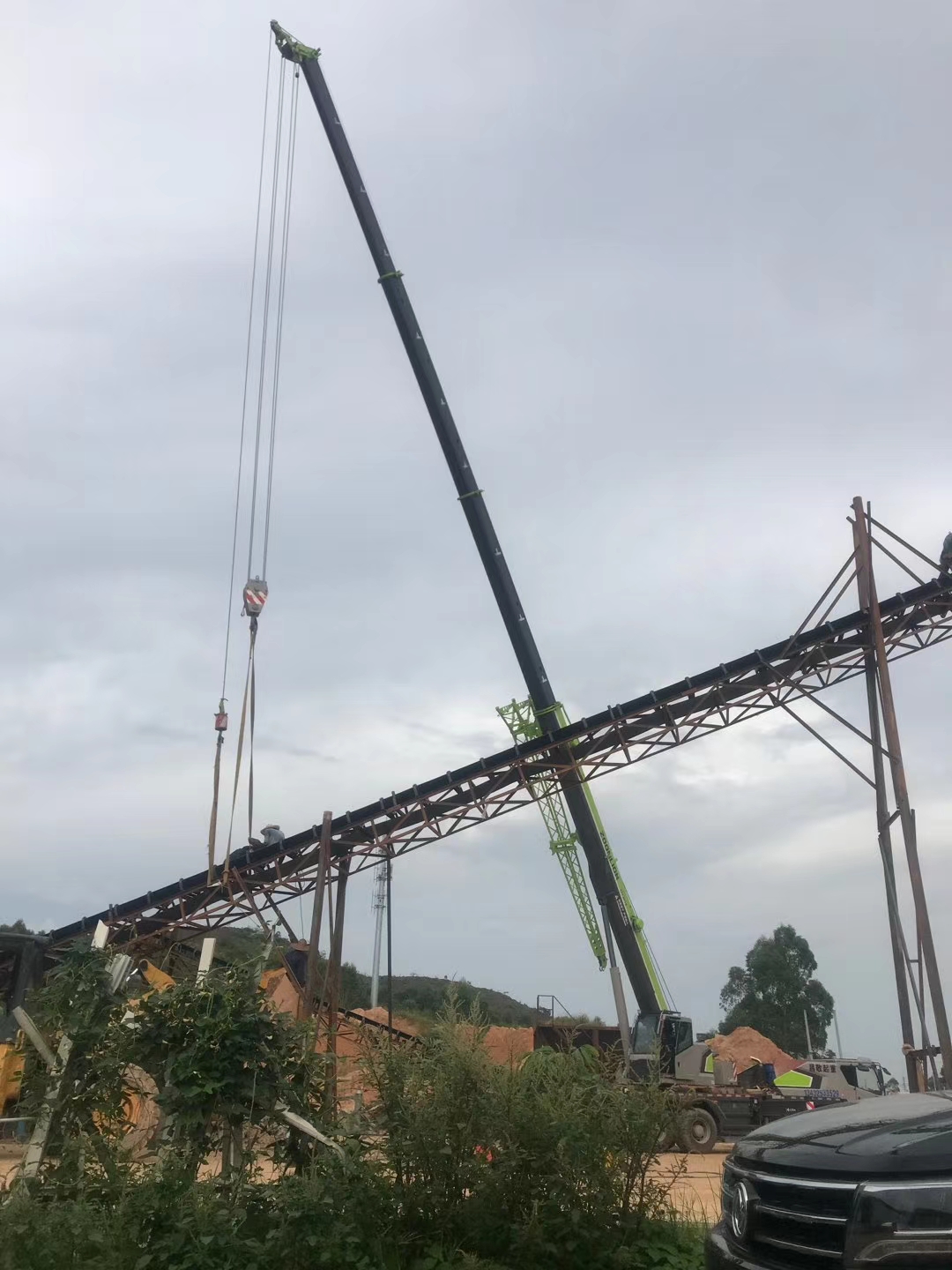 贵南县8-260吨吊车租赁 设备高空吊装价格 设备多出车快
