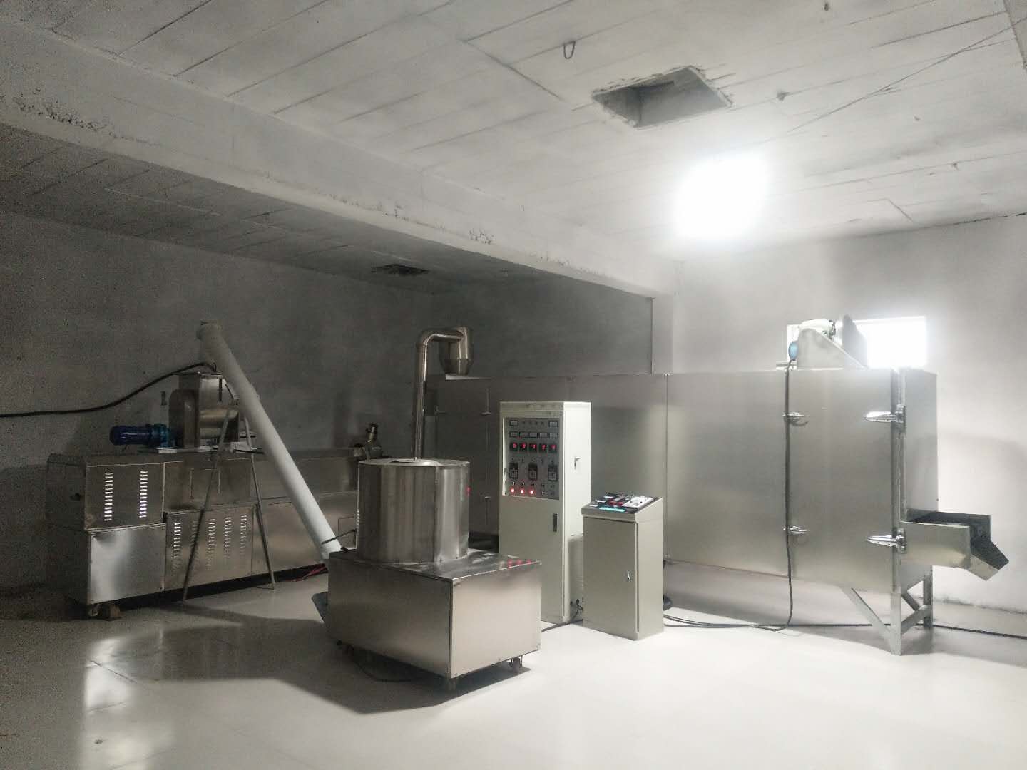 鲜肉狗粮膨化机 提供技术配方 安装调试