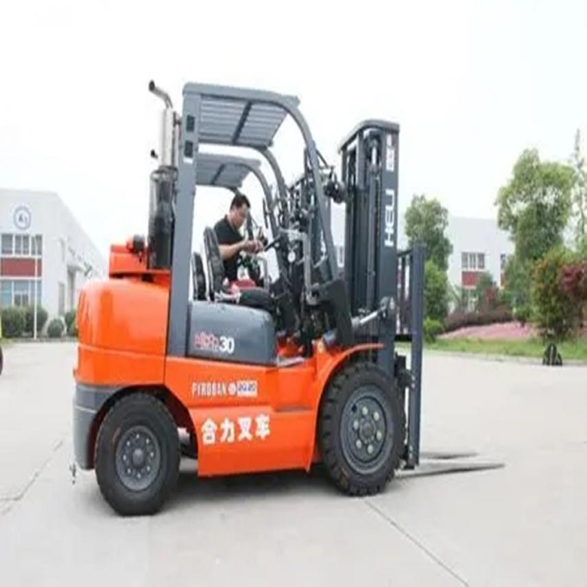 智冠电动搬运叉车 四驱叉车 座驾式电瓶叉车