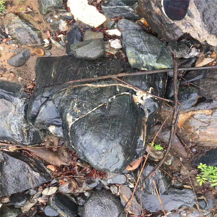 点金园林黑山石 景石批发 草坪绿化黑山石 黑山石庭院点缀石
