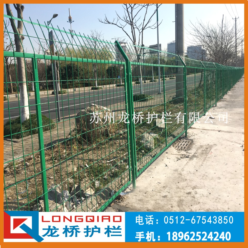 淄博绿色浸塑护栏网 淄博高速公路护栏网 铁丝网 生产护栏厂家
